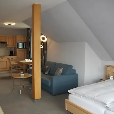 Haus Kieferneck בית הארחה